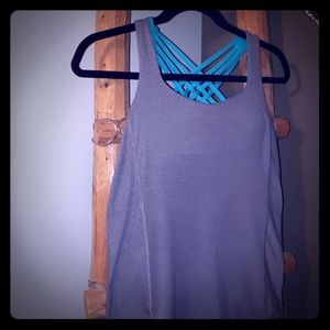 Lululemon tank with built in bra sz 2